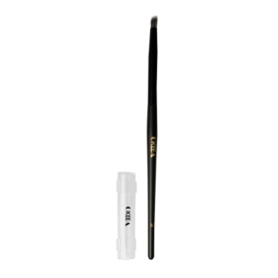 smoky-eyeliner-brush