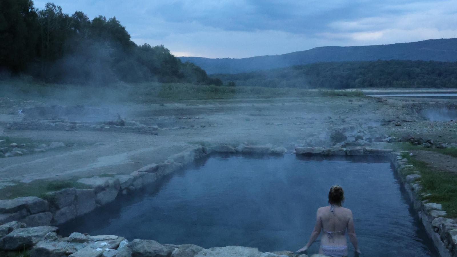 Bañarte en aguas termales públicas
