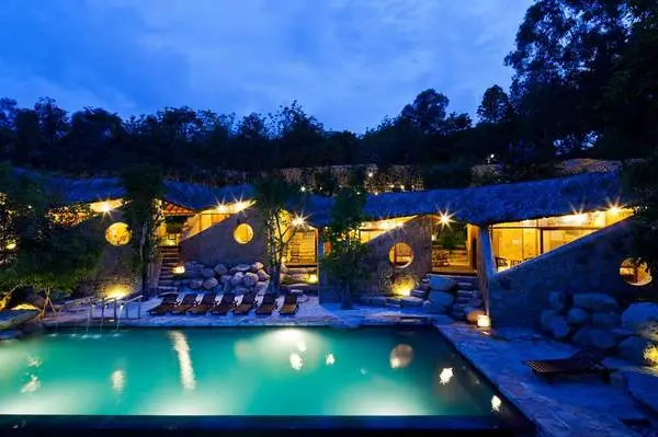 So sánh Nha Trang và Phú Quốc với những địa điểm du lịch, ăn chơi giải trí, trải nghiệm