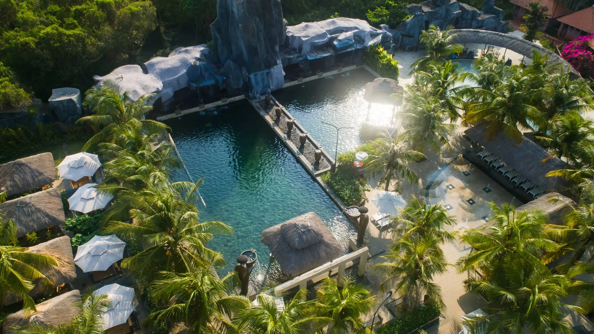 So sánh Nha Trang và Phú Quốc với những địa điểm du lịch, ăn chơi giải trí, trải nghiệm