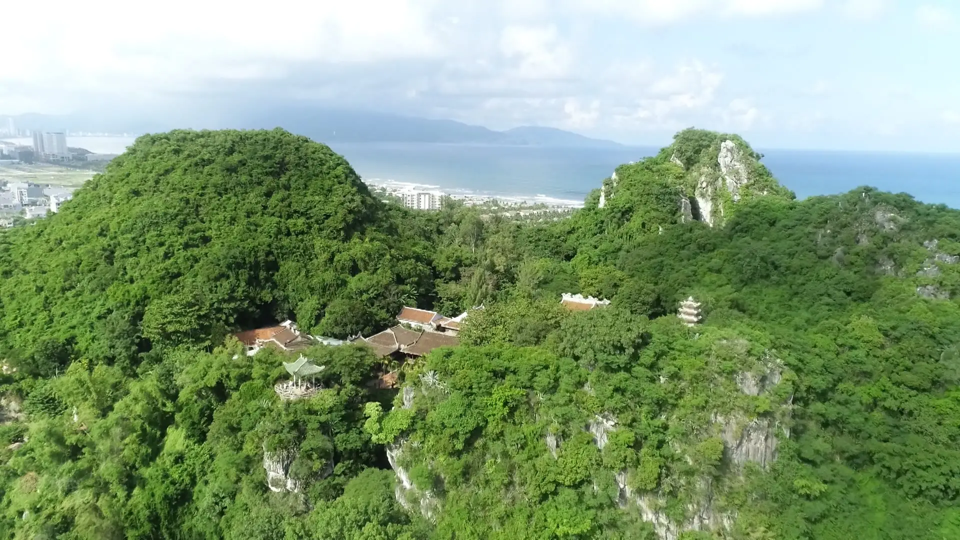 Top 10 Lý do Đà Nẵng trở thành thành phố 'đáng đến' trong lòng du khách Top 10 Lý do Đà Nẵng trở thành thành phố 'đáng đến' trong lòng du khách