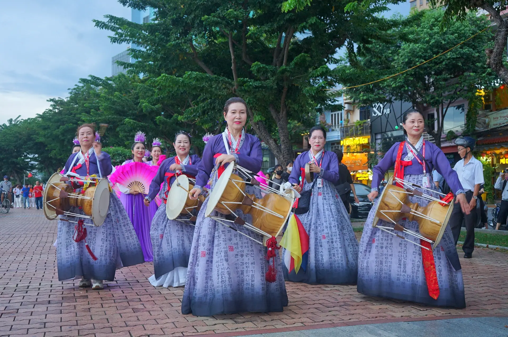 So sánh Nhật Bản và Hàn Quốc, nơi nào đáng để người Việt Nam đi du lịch hơn So sánh Nhật Bản và Hàn Quốc, nơi nào đáng để người Việt Nam đi du lịch hơn