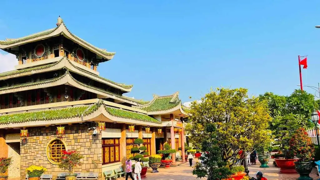 Những điểm du lịch tâm linh nổi tiếng ở Việt Nam