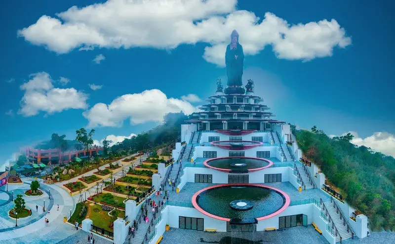Những điểm du lịch tâm linh nổi tiếng ở Việt Nam