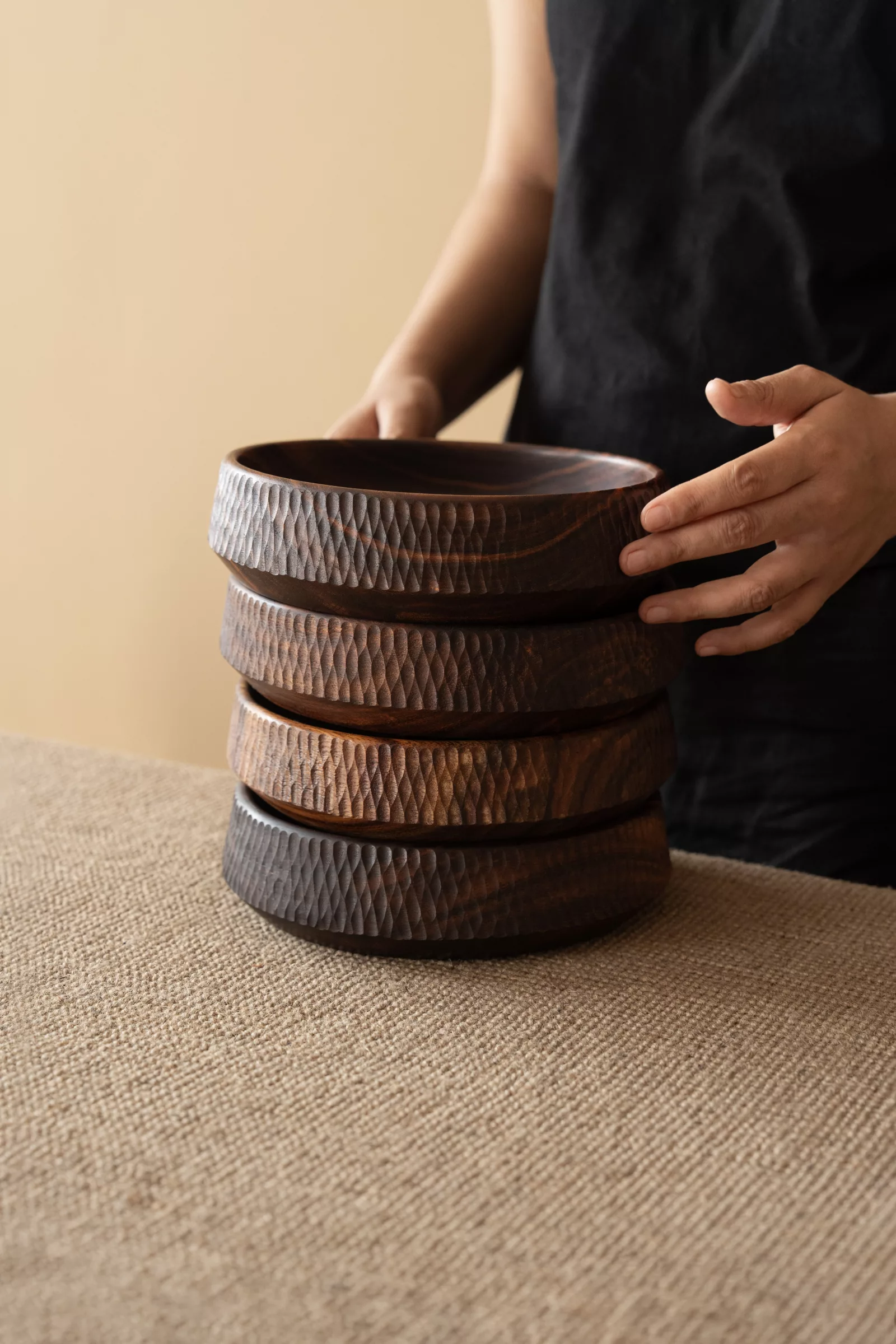 wooden-serving-bowl, handcrafted-wooden-bowl, artisan-kitchenware, decorative-wooden-bowl, natural-wood-bowl, eco-conscious-decor, sustainable-homeware, textured-wood bowl, minimalist-tableware, rustic-serving-dish, organic-home-decor, premium-handmade-bowl, dining-essentials, wooden-table-styling, unique-wood-craftsmanship, Lesoiestore, Lesoie,