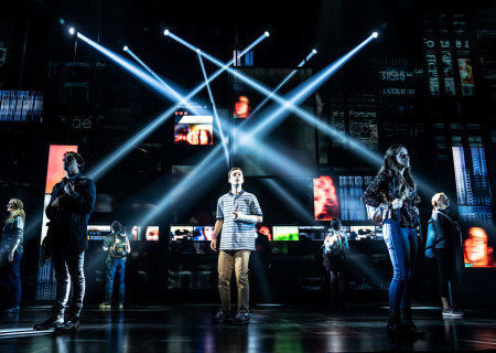 Stephen Christopher Anthony (center) with the North American touring company of “Dear Evan Hansen.” The production returns June 29  through July 31, 2022, as part of Center Theatre Group’s 2021 – 2022 season at the Ahmanson Theatre. For more information, please visit CenterTheatreGroup.org. Press Contact: CTGMedia@CTGLA.org / (213) 972-7376. Photo by Matthew Murphy.