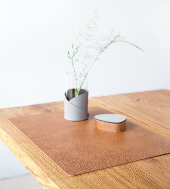Bordbrikke BULL Square L 35x45cm Cognac