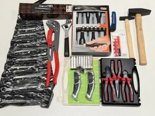 Posten ungebrauchter Handwerkzeuge