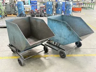 2 tipping containers