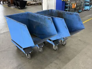 2 tipping containers