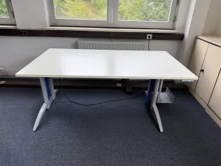 Schreibtisch
