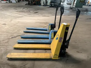 3 pcs HanseLifter Hand Pallet Trucks