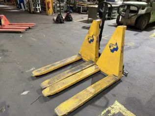 STAPLER PLUS Hand Pallet Truck