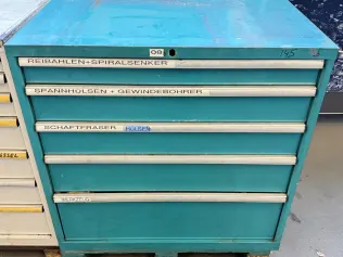 Drawer cabinet with contents