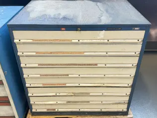 Drawer cabinet with contents