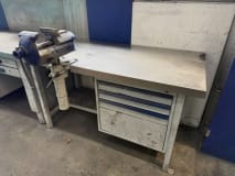 2 workbenches with vises - Image 3