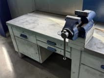 2 Werkbänke mit Schraubstöcken - Image 10