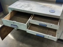 2 workbenches with vises - Image 13