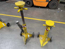 Butt TS30 2 Heavy-Duty Support Stands - Image 1