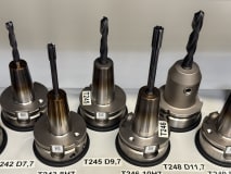 34 pcs. HSK-A63 tool holders with tools - Image 20