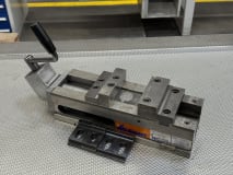 Machine vise - Image 1