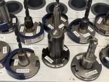34 Stk. SK50 Werkzeugaufnahmen mit Werkzeugen - Image 14