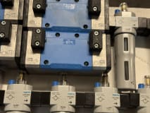 Lot of Pneumatic Accessories - Image 4