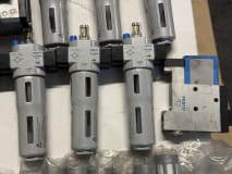 Lot of Pneumatic Accessories - Image 10