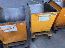 4 tipping containers - Image 13