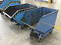 4 tipping containers - Image 3