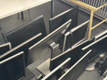 55 screens/monitors - Image 12