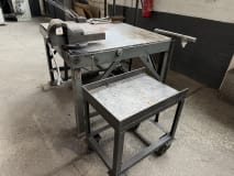 Welding table with vise - Image 2