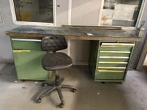 Werkbank mit Schubladenschrank inkl. Inhalt und Werkstattstuhl - Image 1