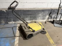 Kärcher Hand Sweeper - Image 4