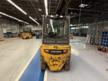 JUNGHEINRICH Electric Forklift - Image 12