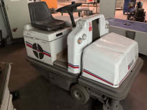 DULEVO 1100EH Ride-on Sweeper - Image 7