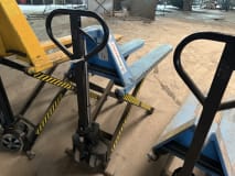 3 pcs HanseLifter Hand Pallet Trucks - Image 8