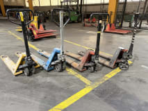 4 Pallet Trucks - Image 2