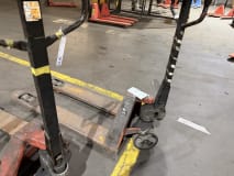 4 Pallet Trucks - Image 6