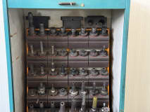 Tool cabinet with tools - Image 3