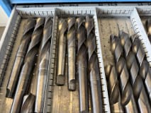 Schubladenschrank mit Werkzeugen - Image 26