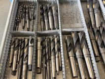 Schubladenschrank mit Werkzeugen - Image 45