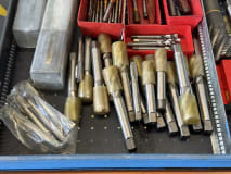 Drawer cabinet with tools - Image 5