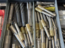 Drawer cabinet with tools - Image 8