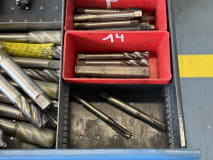 Drawer cabinet with tools - Image 12