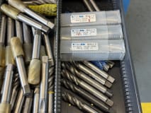 Drawer cabinet with tools - Image 14