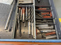 Drawer cabinet with tools - Image 16