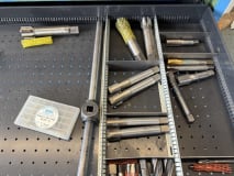 Drawer cabinet with tools - Image 17