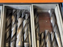 Schubladenschrank mit Spiralbohrern - Image 33