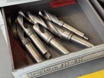 Schubladenschrank mit Spiralbohrern - Image 8